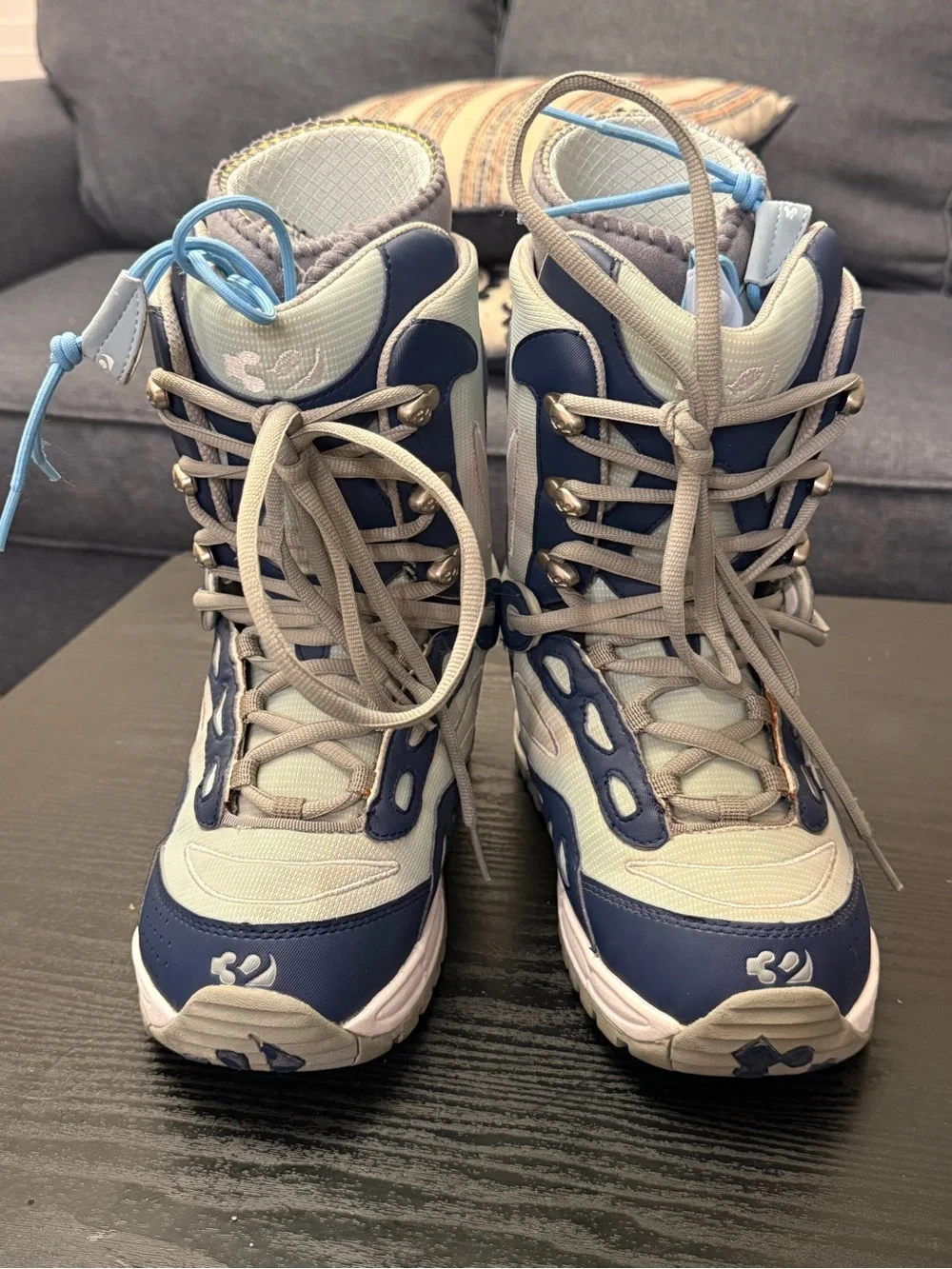 ThirtyTwo Minon Advanced Women’s Snowboard Boots Navy & Light Gray, Size 7.5